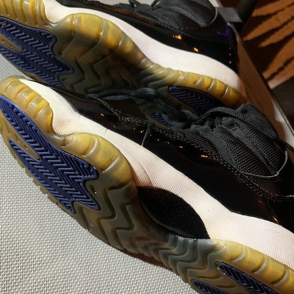 retro 11 air jordons - Picture 2 of 3